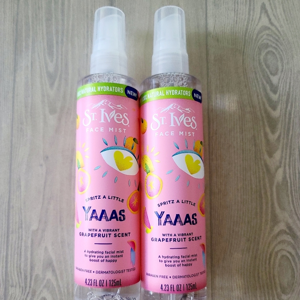 2 St Ives Face Mist Yaaas-Grapefruit